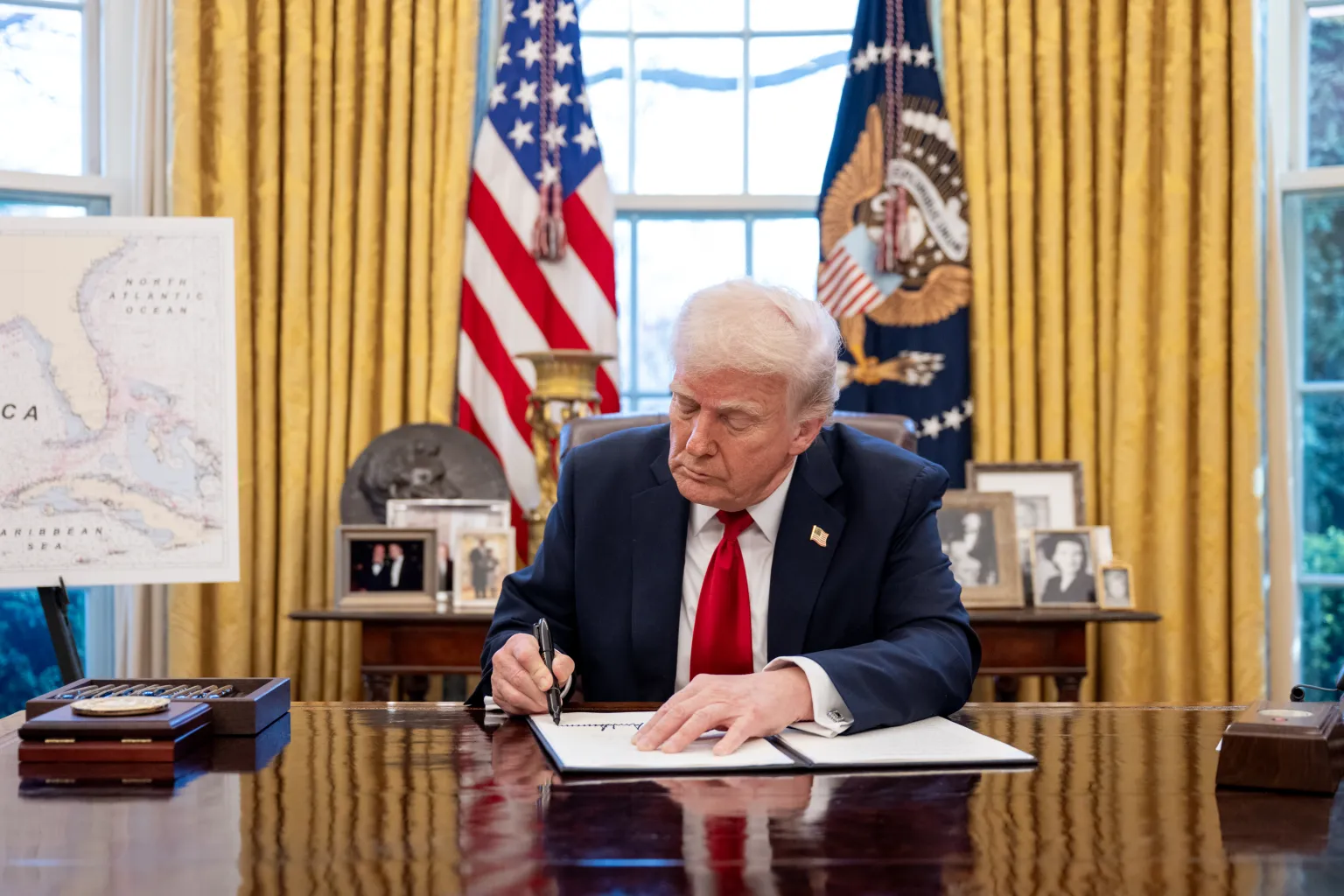 President Trump Auto Tariffs Announcement in the Oval Office/The white House