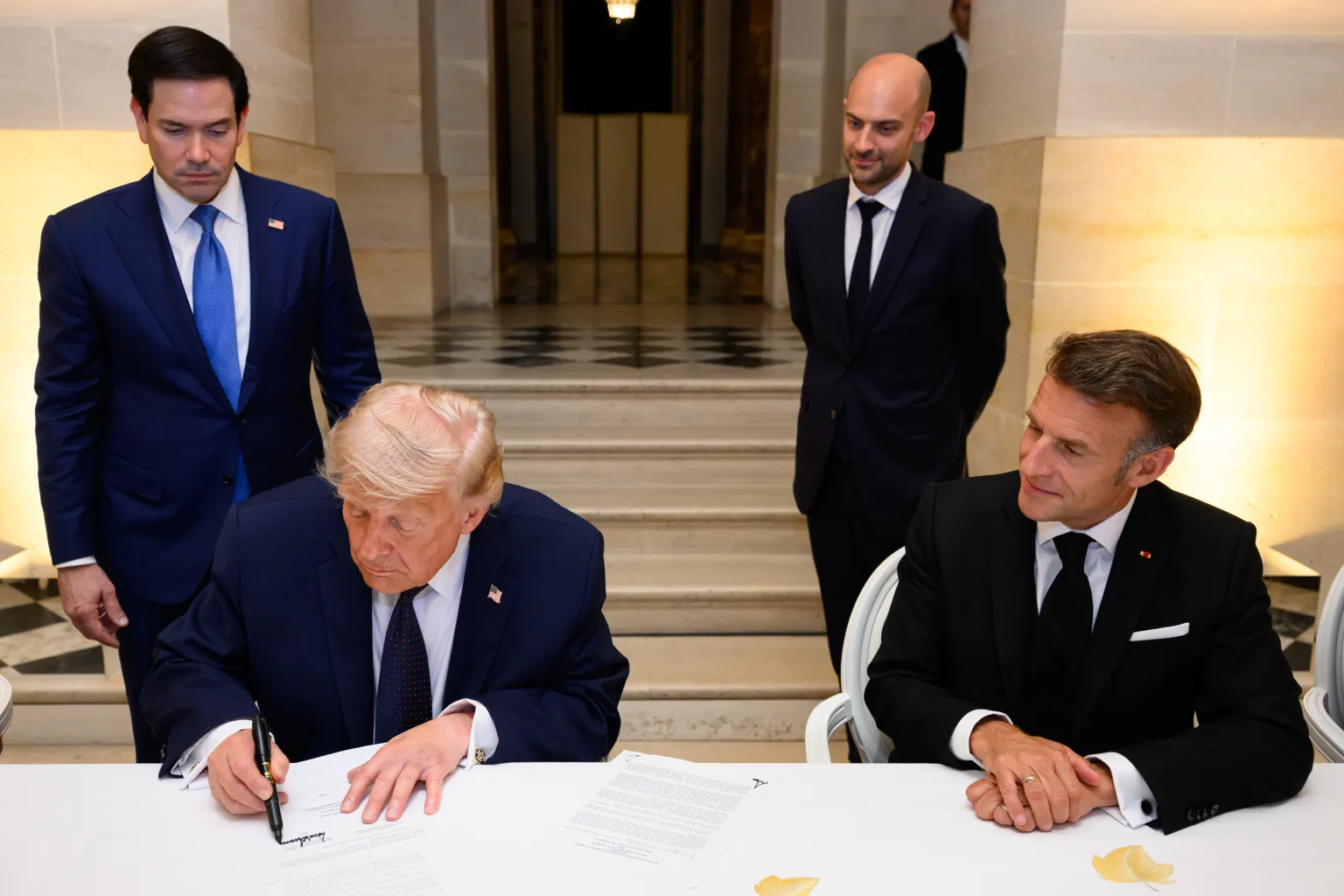 Donald Trump signs a Memorandum of Understanding between the Islamic Republic of Iran and the United States