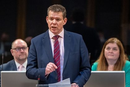 First Minister Iorwerth Answering Questions in the Welsh Parliament/Wikimedia/Welsh Parliament