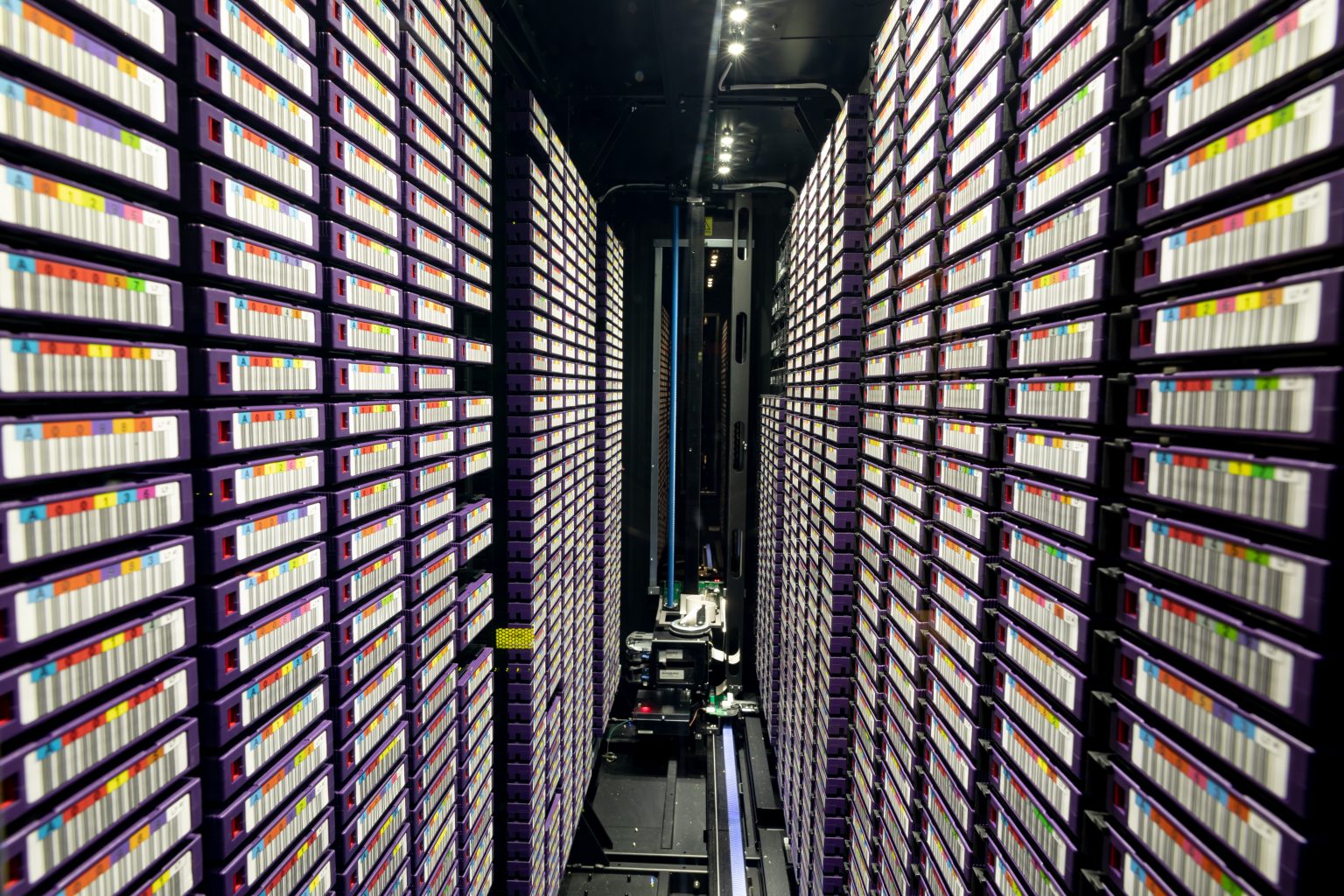 Data center with multiple rows/Wavebreakmedia/Envato