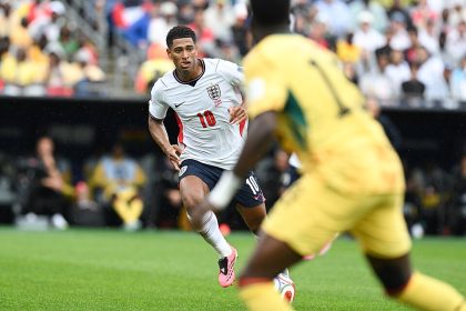 Jude Bellingham playing for England / Wikimedia Commons / YantsImages